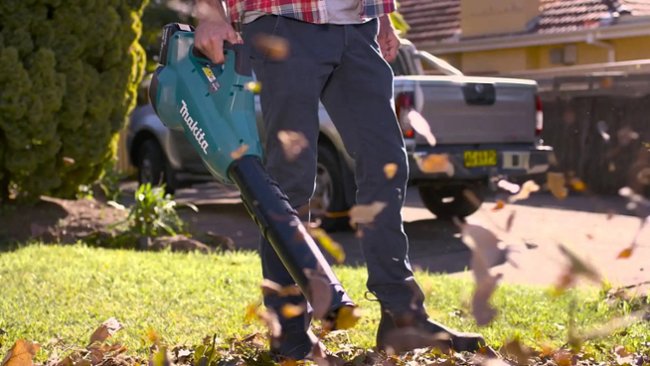 Makita DUB362Z Aku ofukovač Li-ion 2x18V bez aku