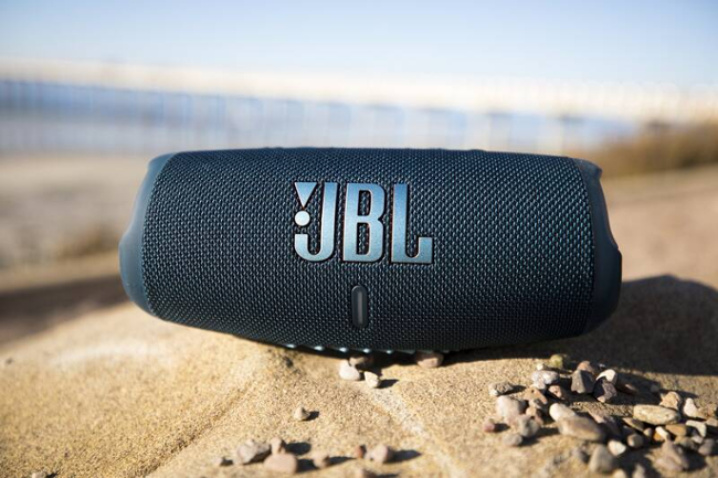 JBL Charge 5 modrý